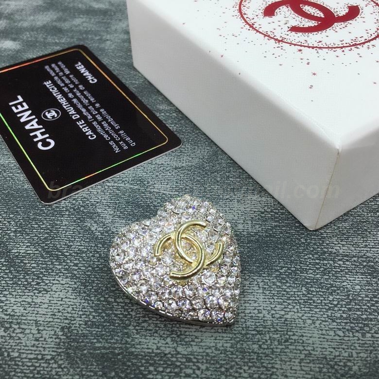 Chanel Brooch 372